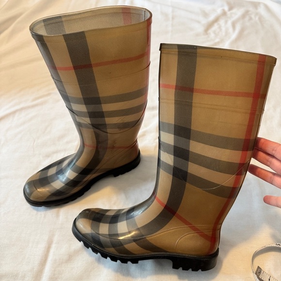 Burberry 37 Wellington’s Plaid Rain Boots Wellies US 7 - Picture 1 of 13